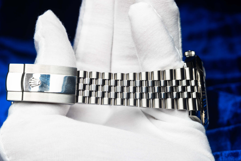 Rolex Datejust 41 Blue Dial, Jubilee Bracelet, Fluted Bezel - FULL SET - 126334