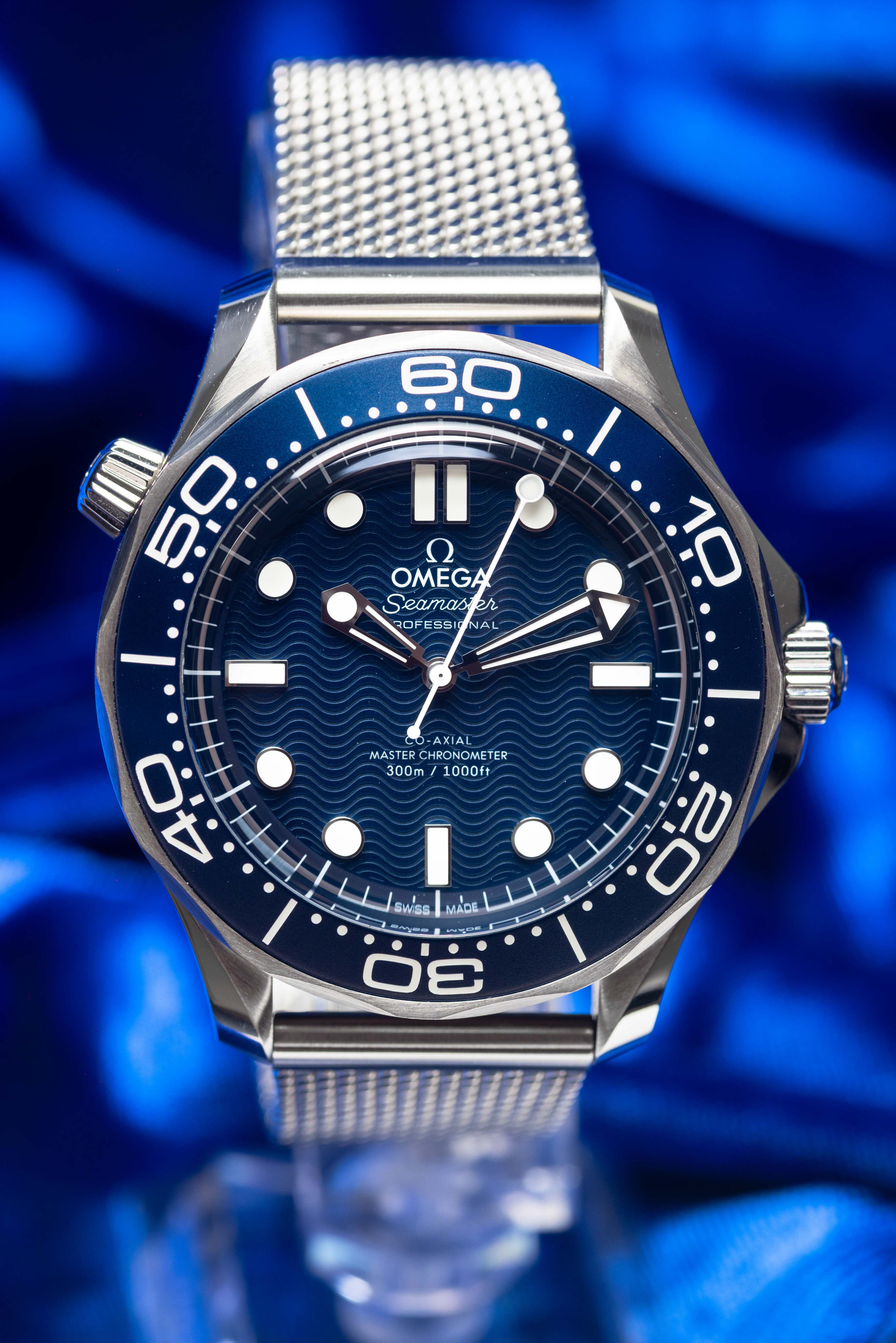 OMEGA Seamaster Diver 300M James Bond 60th Anniversary - 210.30.42.20.03.002