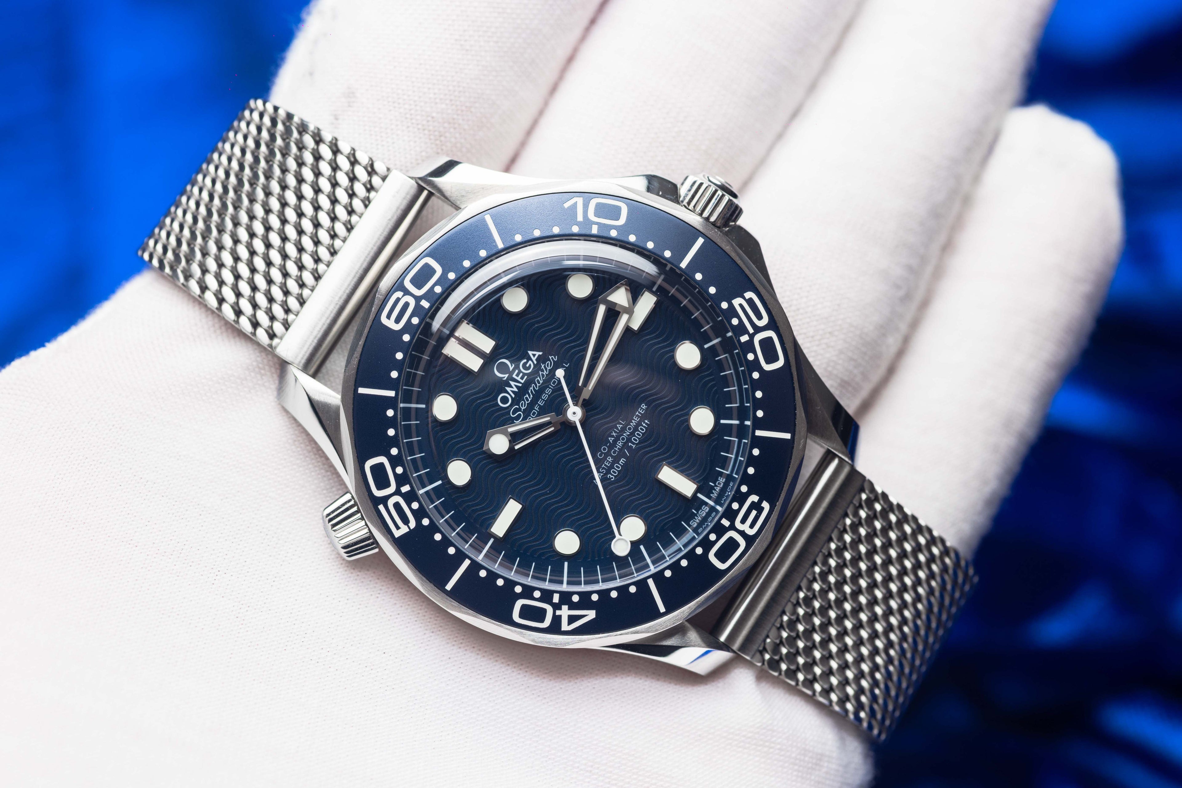 OMEGA Seamaster Diver 300M James Bond 60th Anniversary - 210.30.42.20.03.002
