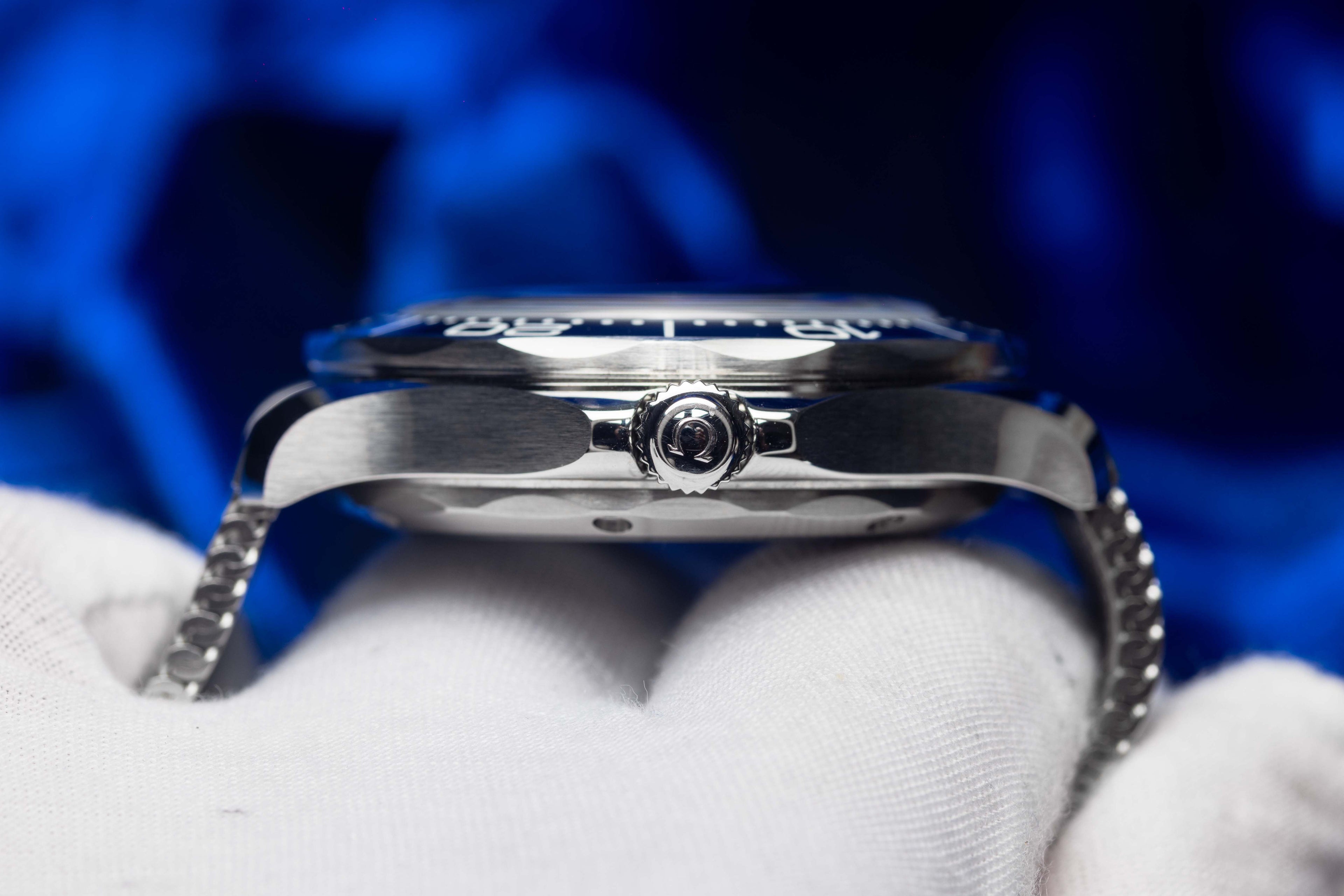 OMEGA Seamaster Diver 300M James Bond 60th Anniversary - 210.30.42.20.03.002