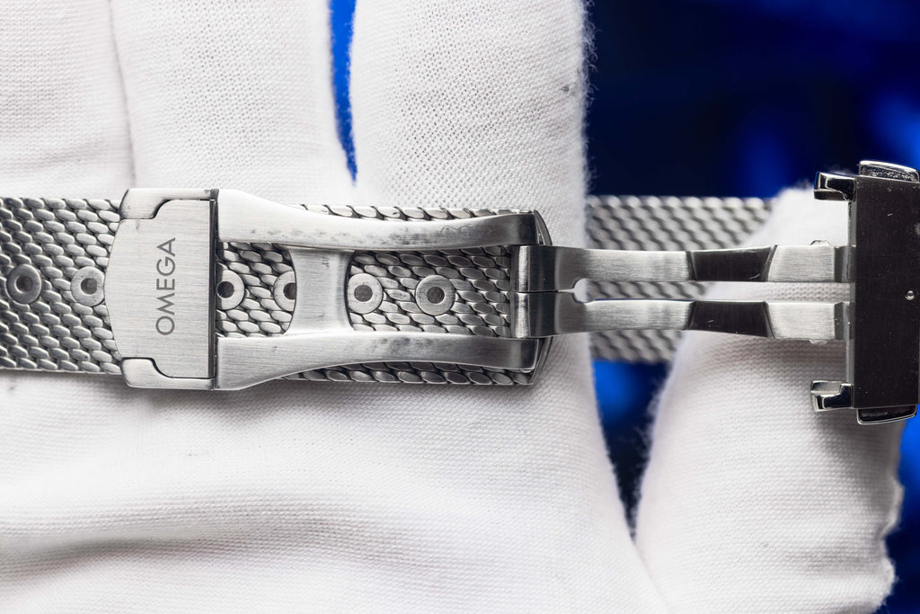 OMEGA Seamaster Diver 300M James Bond 60th Anniversary - 210.30.42.20.03.002