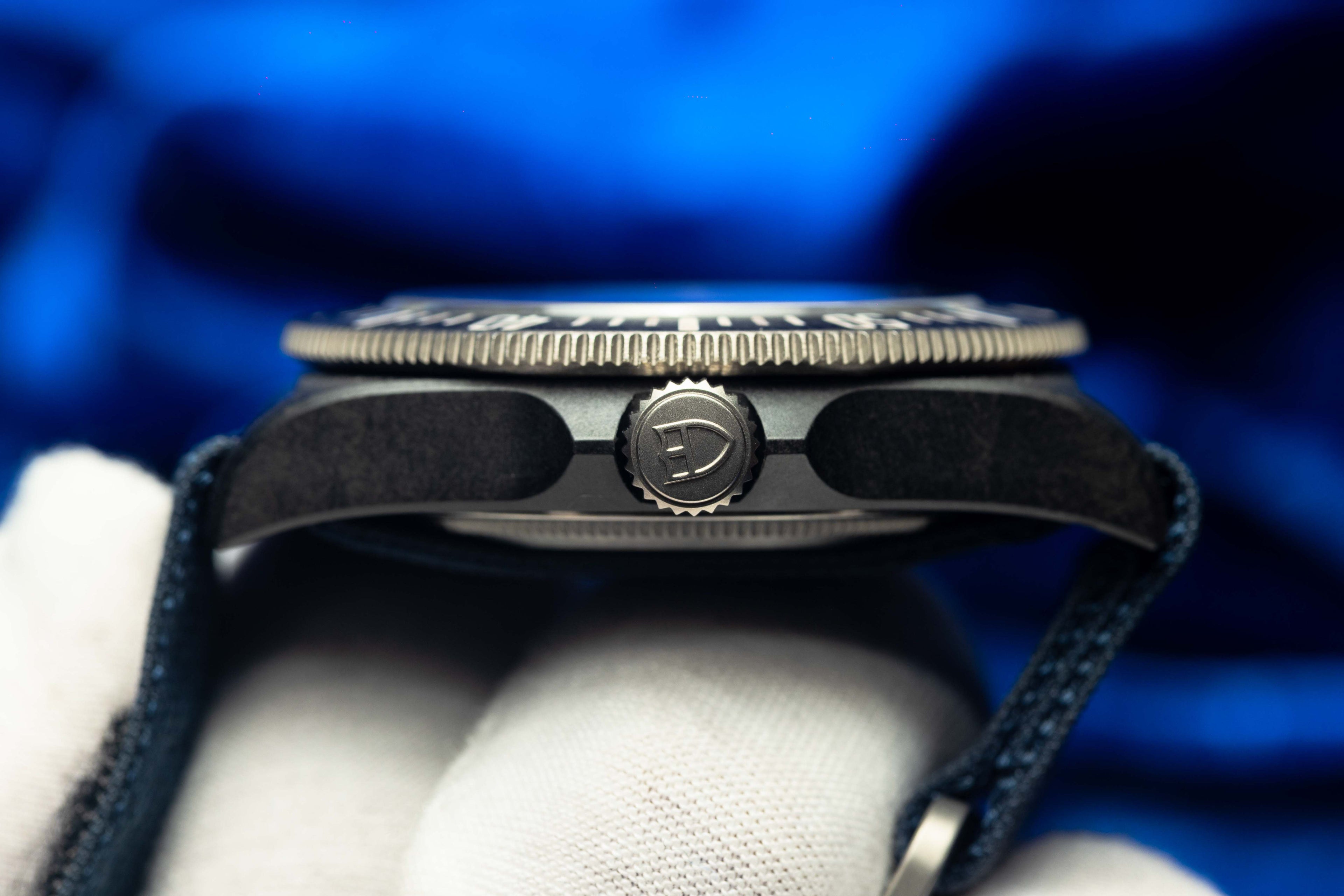 Tudor Pelagos FXD Red Bull Blue Dial & Black Carbon - FULL SET - M25707KN